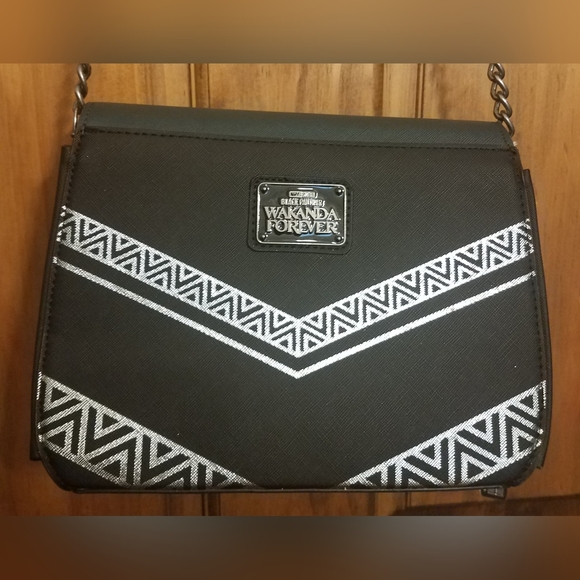 NWT Loungefly Marvel Black Panther Wakanda Forever Crossbody Bag - Picture 7 of 17
